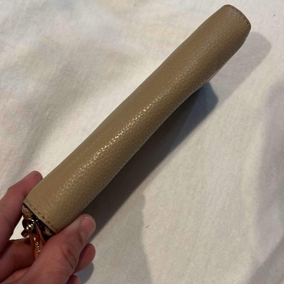 Michael Kors Pebbled Leather Tan Zip Wallet - Picture 4 of 5